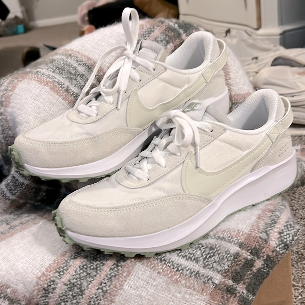 Nike Waffle Debut.
